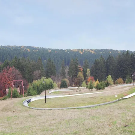 Family-friendly Forest Home, Cleaning Included Holiday home *
