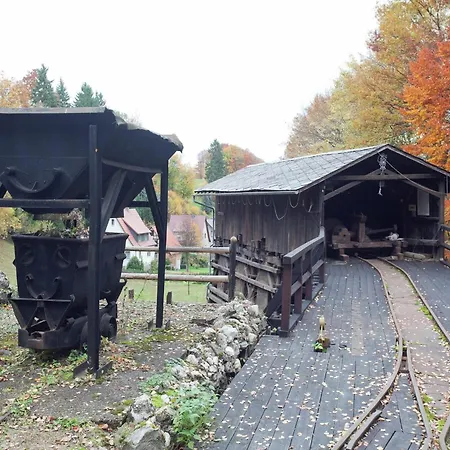 Family-friendly Forest Home, Cleaning Included Holiday home *